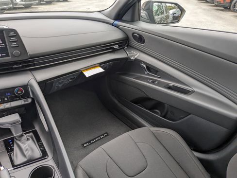 New 2025 Hyundai Elantra Sport image 18