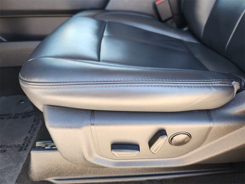 Used 2024 Ford Expedition Max XLT image 25