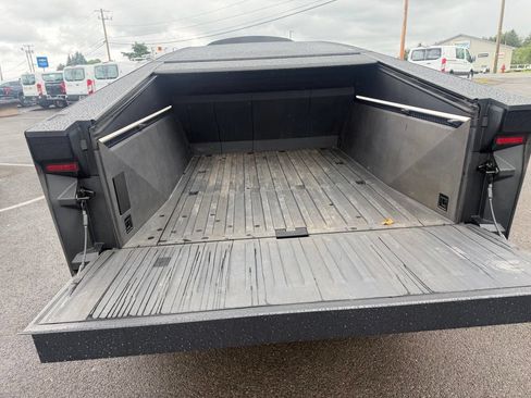 Used 2024 Tesla Cybertruck Cyberbeast AWD/4WD image 28