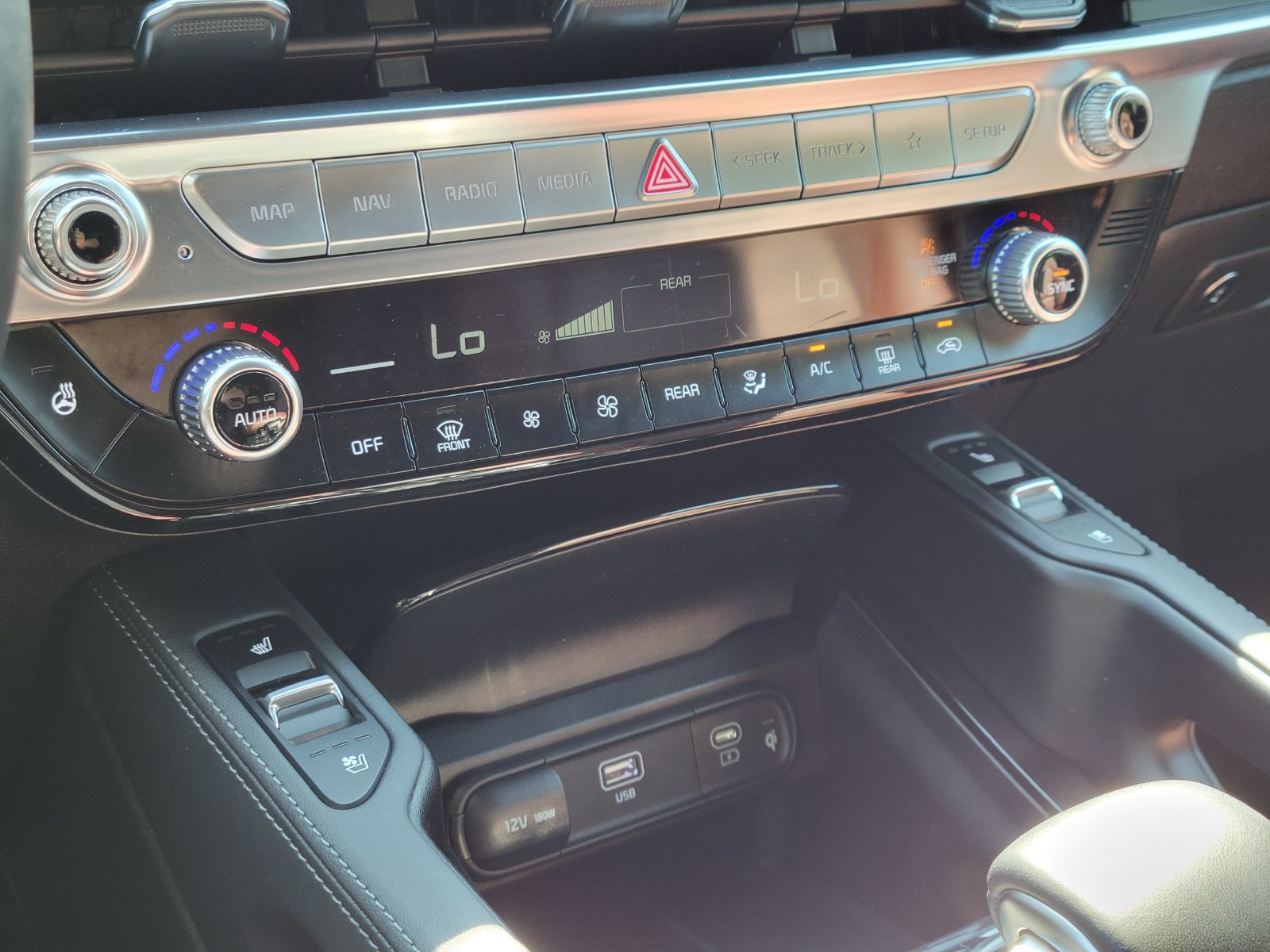 Certified 2024 Kia Telluride SX Prestige AWD/4WD image 23