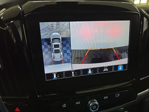 Used 2023 Chevrolet Traverse RS AWD/4WD image 19