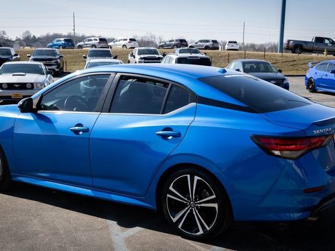 Used 2021 Nissan Sentra SR w/ SR Premium Package image 24
