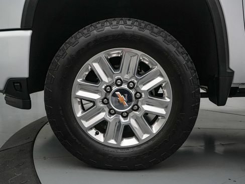 Used 2024 Chevrolet Silverado 2500 High Country w/ Technology Package AWD/4WD image 11
