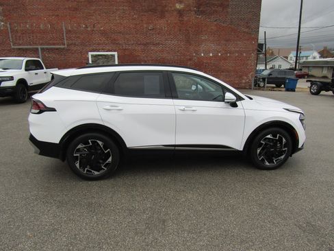 Used 2024 Kia Sportage SX image 2