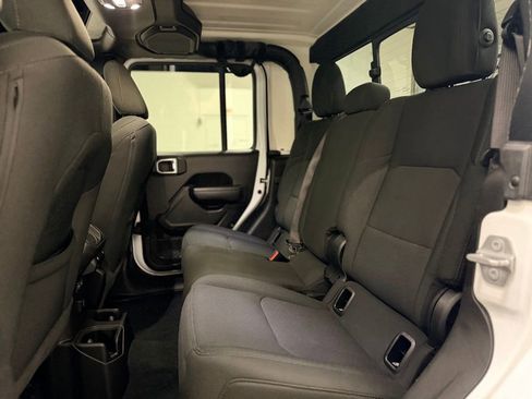 Used 2022 Jeep Gladiator Sport image 21