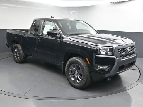 New 2025 Nissan Frontier SV w/ SV Convenience Package RWD image 1