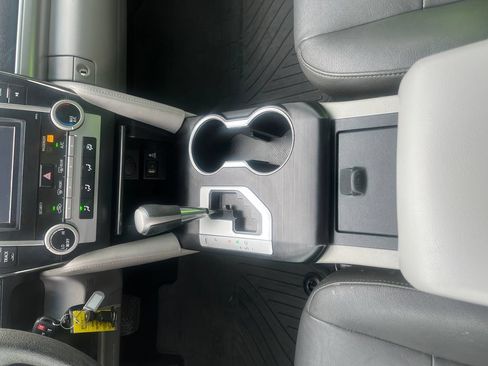 Used 2012 Toyota Camry LE FWD image 26