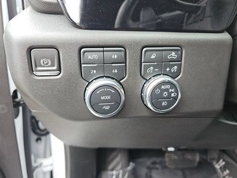 Used 2023 GMC Sierra 1500 SLT w/ SLT Premium Plus Package AWD/4WD image 16