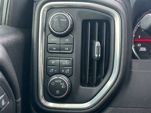 Used 2022 Chevrolet Silverado 1500 LT Trail Boss w/ Convenience Package II image 33