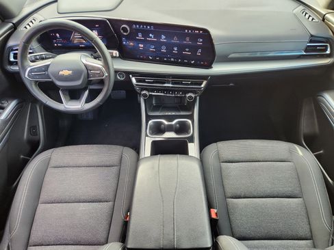 Certified 2025 Chevrolet Traverse LT FWD image 27