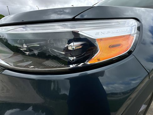 Used 2023 Ford Explorer XLT w/ Equipment Group 202A image 34