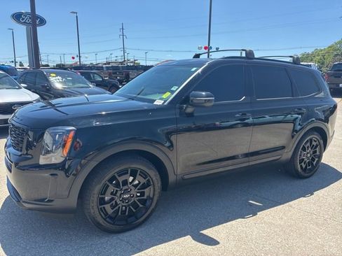 Used 2022 Kia Telluride EX w/ EX Premium Package AWD/4WD image 3
