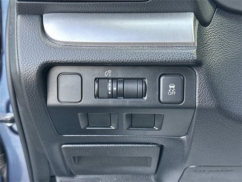 Used 2017 Subaru Crosstrek 2.0i image 24