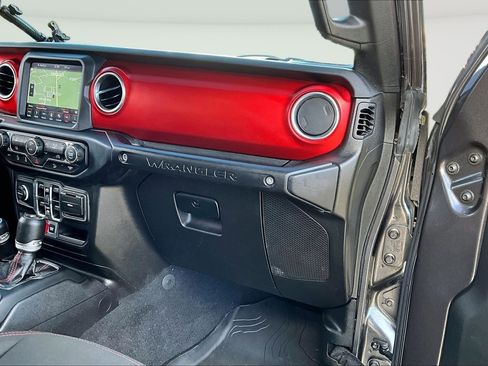 Used 2019 Jeep Wrangler Unlimited Rubicon w/ Uconnect 4C Nav & Sound Group image 24