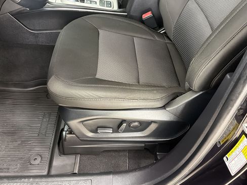 Certified 2022 Ford Explorer XLT RWD image 14