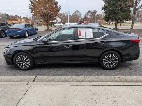 Used 2023 Nissan Altima 2.5 SV image 5