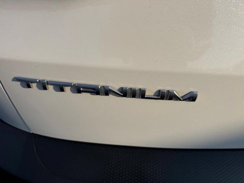 Used 2022 Ford Escape Titanium AWD/4WD image 8