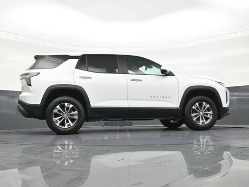Used 2026 Chevrolet Equinox LT w/ Safety and Technology Package FWD image 30