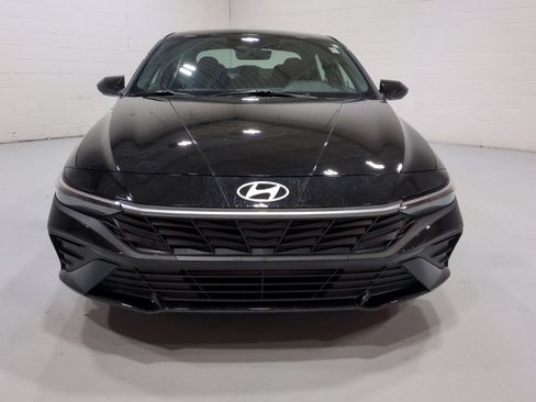 Certified 2025 Hyundai Elantra Sport FWD image 8