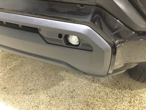 Used 2023 GMC Canyon Elevation w/ Convenience Package image 8