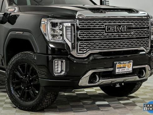 Used 2021 GMC Sierra 2500 Denali w/ Denali Black Diamond Edition image 2