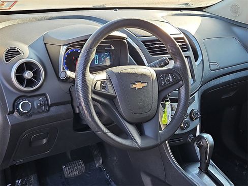 Used 2016 Chevrolet Trax LT image 23
