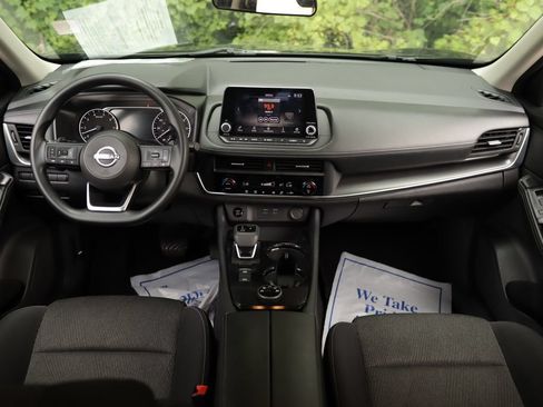 Used 2024 Nissan Rogue SV AWD/4WD image 18