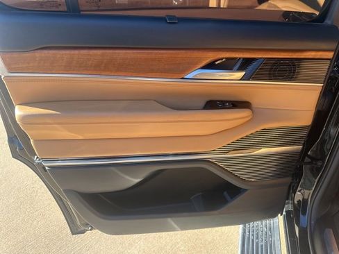 Used 2023 Jeep Grand Wagoneer Series III image 15