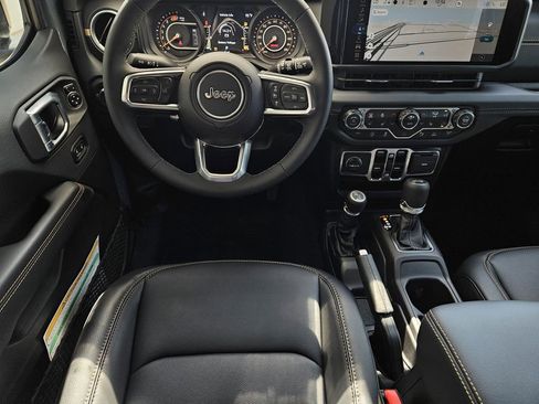 New 2026 Jeep Wrangler Unlimited Sahara AWD/4WD image 10