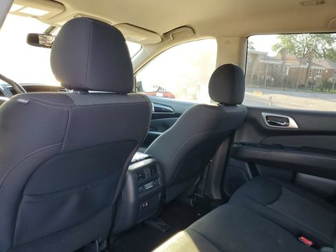 Used 2020 Nissan Pathfinder SV FWD image 7