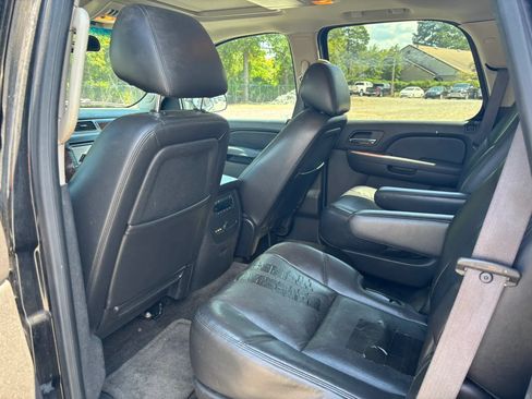Used 2012 Chevrolet Tahoe LTZ RWD image 13