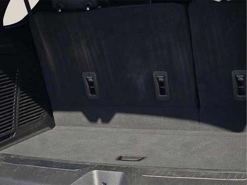 Used 2023 Chevrolet Tahoe Premier image 8