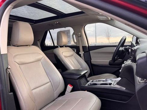 Used 2020 Ford Explorer Limited w/ Class III Trailer Tow Package image 21