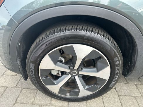 Used 2026 Volvo XC40 B5 Plus AWD/4WD image 4