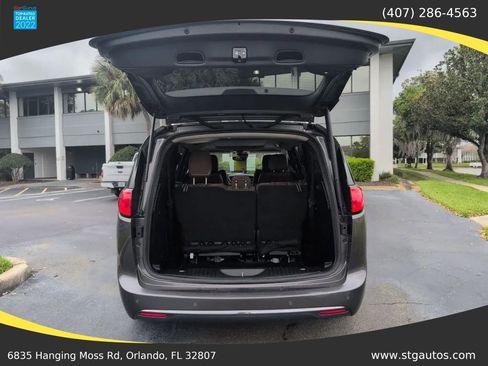 Used 2018 Chrysler Pacifica Limited w/ Tire & Wheel Group image 39