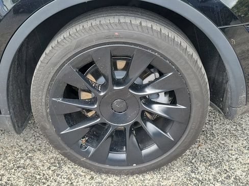 Used 2023 Tesla Model Y Long Range AWD/4WD image 12