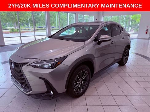 Used 2024 Lexus NX 250 FWD image 3