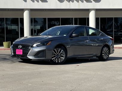 Used 2024 Nissan Altima 2.5 SV