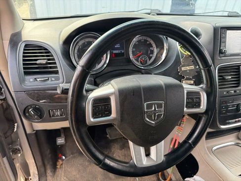 Used 2012 Dodge Grand Caravan Crew w/ Crew Value Pkg FWD image 17