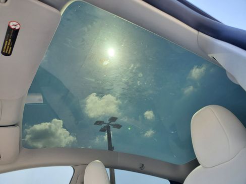 Used 2024 Tesla Model Y Long Range image 21