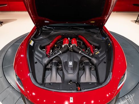 Used 2021 Ferrari Roma image 18