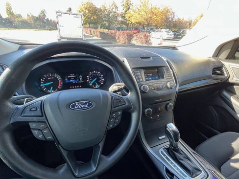 Used 2018 Ford Edge SE image 10