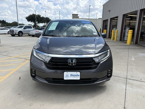 Certified 2024 Honda Odyssey EX-L image 3