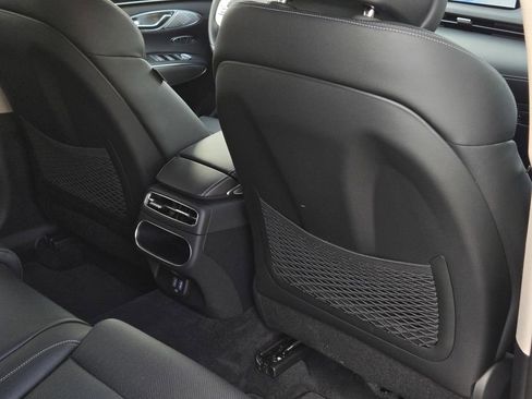 Used 2025 Genesis GV70 2.5T w/ Select Package image 32