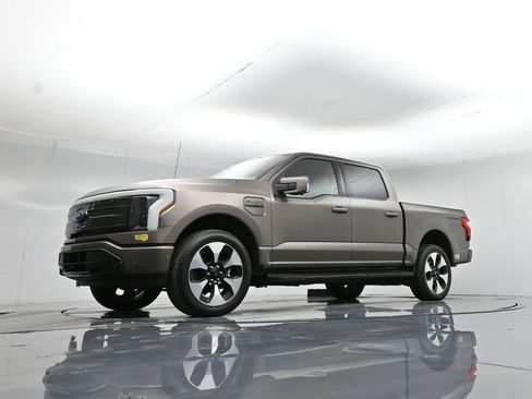 Certified 2022 Ford F150 Lightning Platinum image 47
