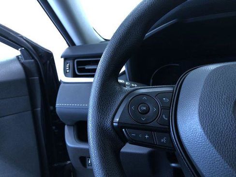 Certified 2025 Toyota RAV4 XLE AWD/4WD image 25