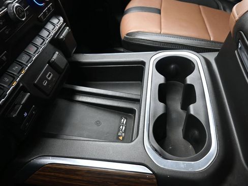 Used 2022 Chevrolet Silverado 2500 High Country w/ Safety Package II image 32