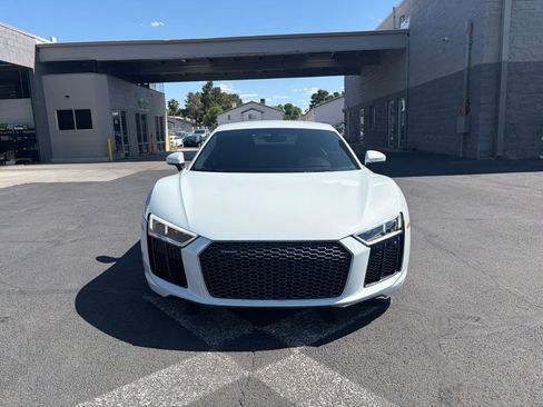 Used 2018 Audi R8 V10 w/ Carbon Exterior Package AWD/4WD image 4