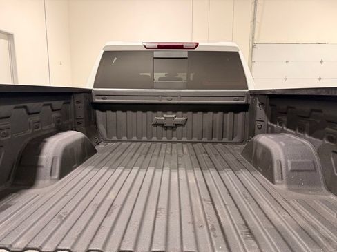 Used 2025 Chevrolet Silverado 1500 LT Trail Boss w/ Convenience Package II AWD/4WD image 10