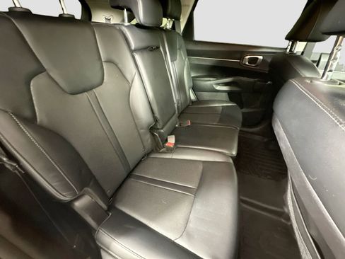 Used 2021 Kia Sorento S image 23